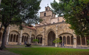 Ghotic Cloister Santander Katedrali görünümünü