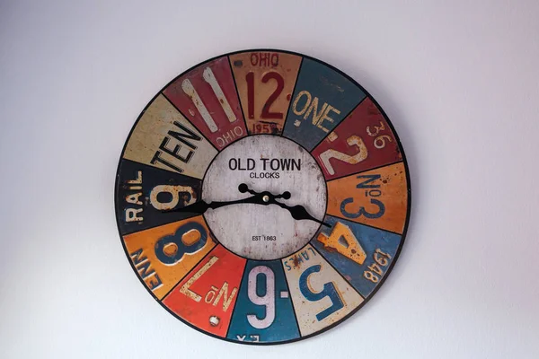 Kolorowy zegar vintage — Zdjęcie stockowe