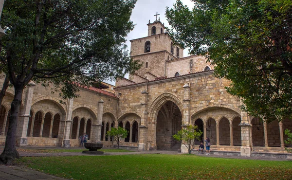 View of the Ghotic Cloister of the Santander cathedral — Stock Photo, Image