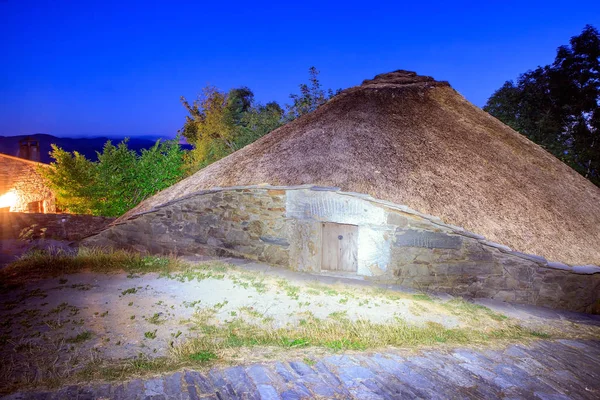 Palloza 伝統的な北西スペイン住宅 — ストック写真