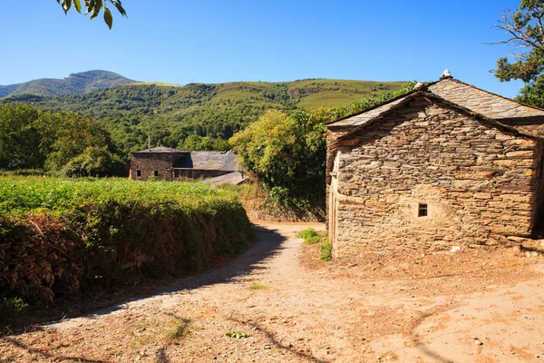 Casa rural en el campo español — Foto de Stock