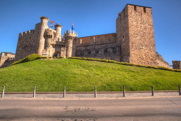 圣殿骑士城堡在 Ponferrada，西班牙 — 图库照片