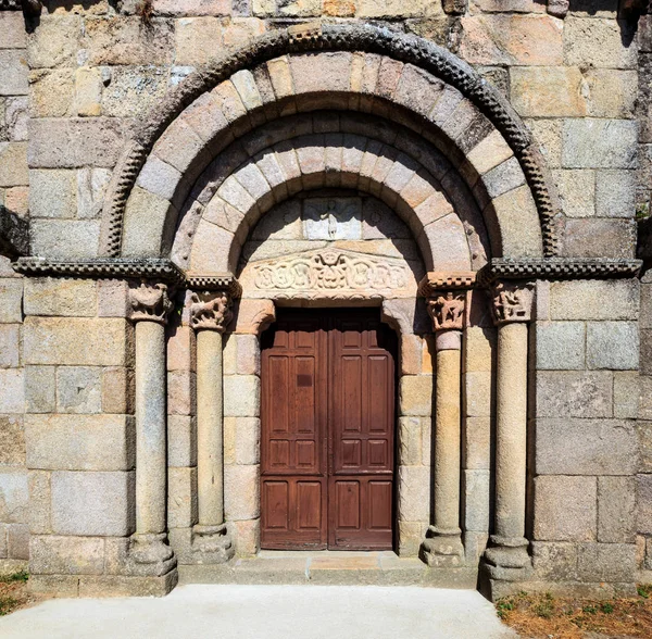 Portal of the Santiago church, Barbadelo — Stock Photo, Image