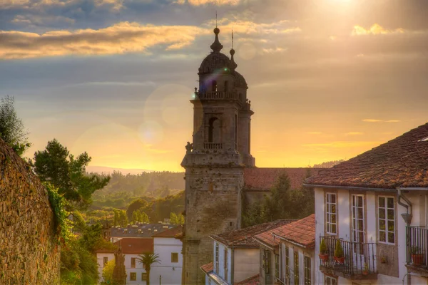 聖フランシスは、サンティアゴの修道院の鐘楼 — ストック写真