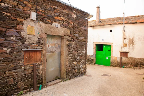 Старый сельский дом, Испания — стоковое фото