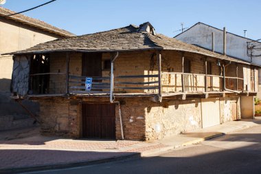 İspanyol kasabasında kırsal ev