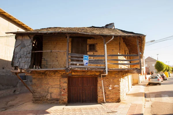 İspanyol kasabasında kırsal ev — Stok fotoğraf