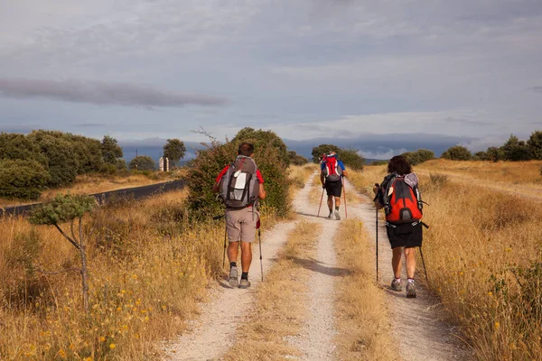 Pèlerins le long du chemin de Saint-Jacques — Photo