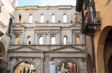 Porta Borsari, Verona görünümünü