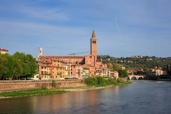 Vista da igreja de Sant 'Anastasia, Verona — Fotografia de Stock