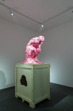 57 Venedik Bienali Kore Pavyonu heykel 