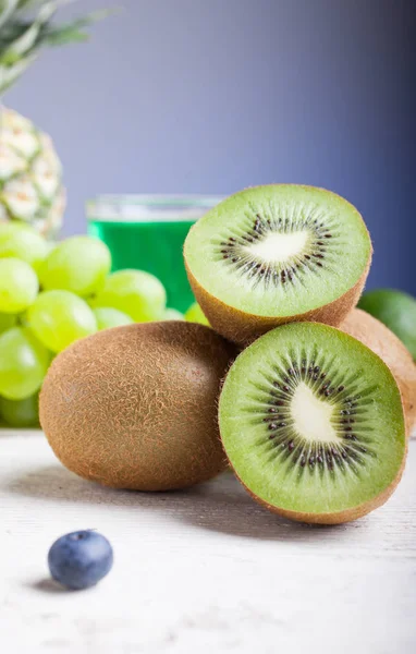 Kivi ve yaban mersini