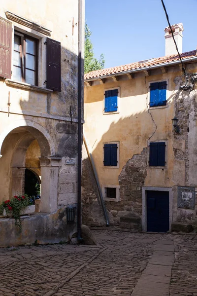 Callejón típico de Groznjan — Foto de Stock