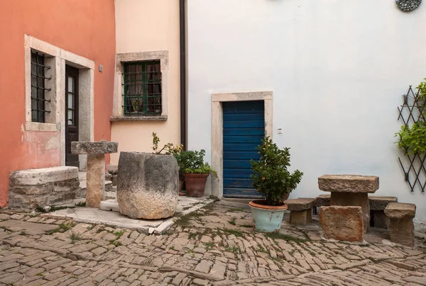 Typische Gasse von Groznjan — Stockfoto