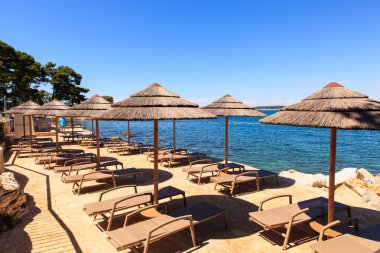 Saint Nicholas Adası, Porec plaj şemsiyeleri