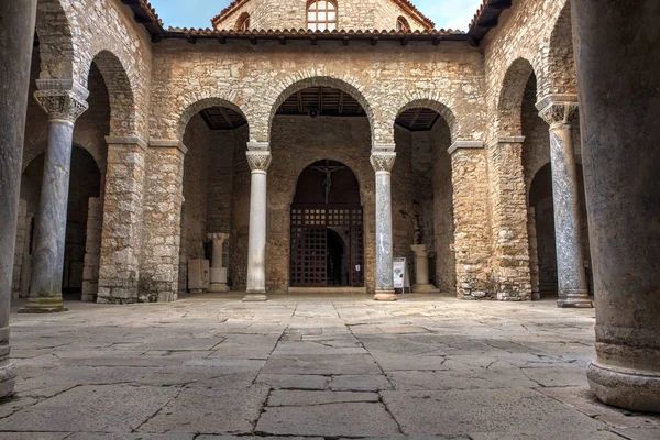 Atrium der euphrasianischen Basilika, Porec — Stockfoto