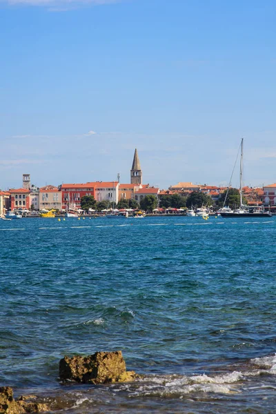 Morze i panoramę miasta Porec — Zdjęcie stockowe