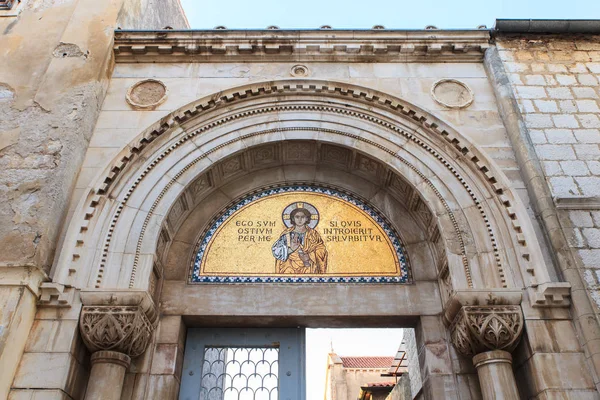 Portal de entrada de la Basílica de Eufrates, Porec — Foto de Stock