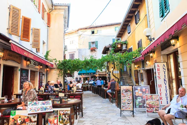 Vida turística en Porec — Foto de Stock