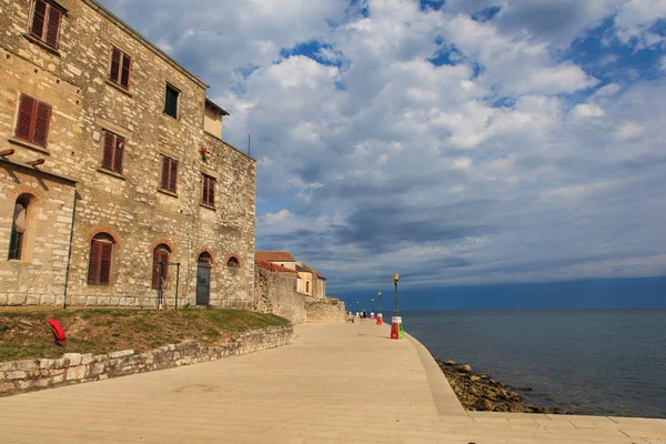 Uitzicht op de promenade van Porec — Stockfoto