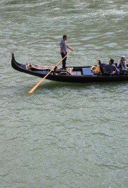 Geleneksel gondol görünümünü Canal Grande üzerinde