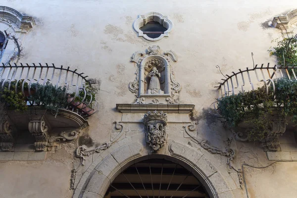 Typische barokke balkon, Ortigia — Stockfoto