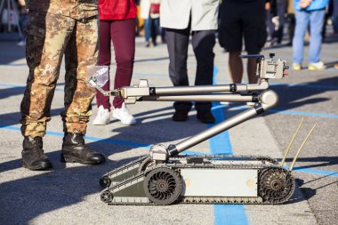 Ağır, çoklu görev robot