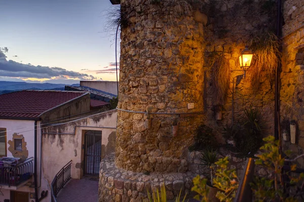 Veduta delle mura di Branciforte a Leonforte — Foto Stock