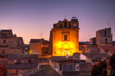 Leonforte 'deki St. Giuseppe Kilisesi manzarası