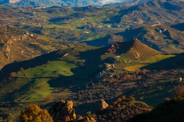 Vista de la típica campiña siciliana — Foto de Stock