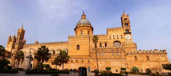Kościół katedralny w Palermo — Zdjęcie stockowe