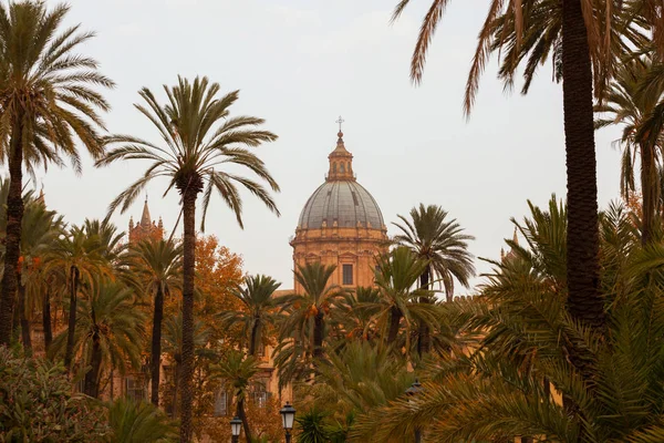 Kathedraal van Palermo gewijd aan de Hemelvaart van de V — Stockfoto