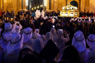 Leonforte, Sicilya - 19 Nisan 2019: Geleneksel Kutsal Cuma alayı 19 Nisan 2019