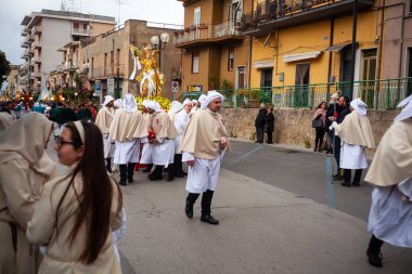 Leonforte, Sicilya - 19 Nisan: Geleneksel Kutsal Hafta Yürüyüşü 19 Nisan 2019