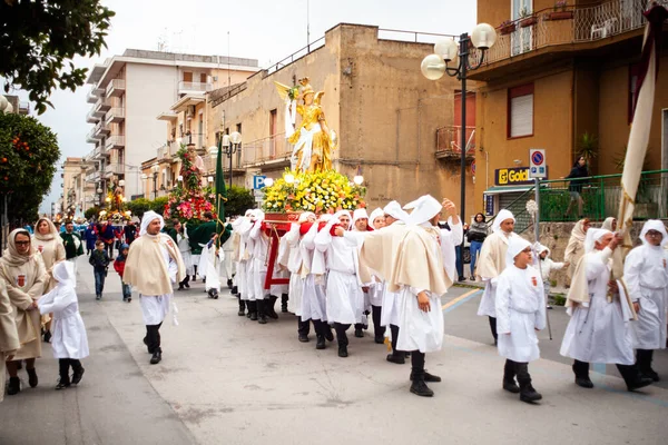 Leonforte Sicilya Nisan Geleneksel Kutsal Hafta Yürüyüşü Nisan 2019 — Stok fotoğraf