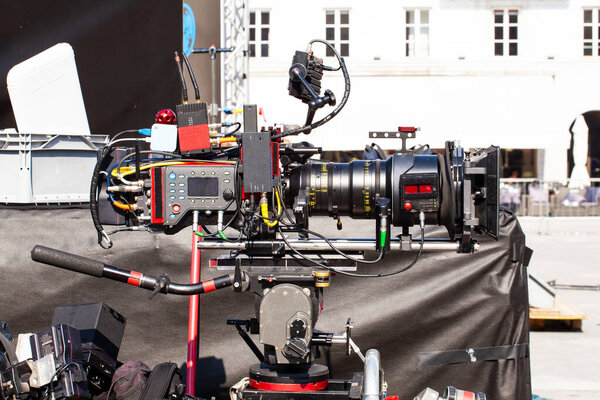 Профессиональная настройка цифровых фотоаппаратов на наружной съемочной площадке
