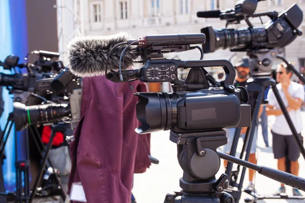 Pengaturan Kamera Digital Profesional Pada Set Film Outdoor — Stok Foto