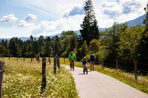 Bohinj Slovenia August Family Cycle Ride Rage Track August 2019 — 스톡 사진