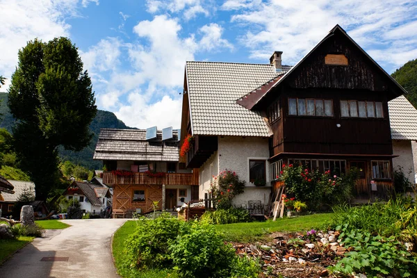 Veduta Dello Chalet Sloveno Nella Cittadina Stara Fuzina Vicino Bohinj — Foto Stock