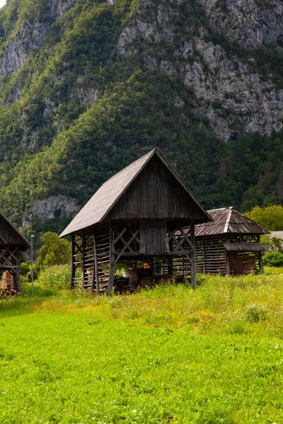 Pohled Typické Konstrukční Dřevo Zvané Hayracks Používané Pro Sušičku Krmiv — Stock fotografie