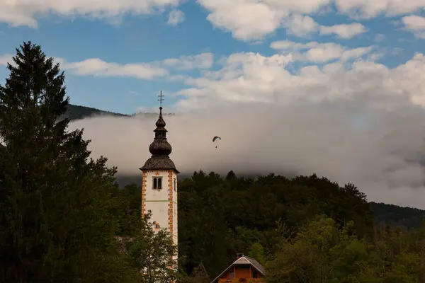 Campanario Iglesia San Juan Bautista Bohinj Eslovenia — Foto de Stock