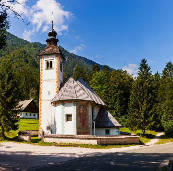 Vista Iglesia Del Espíritu Santo Bohinj Eslovenia — Foto de Stock