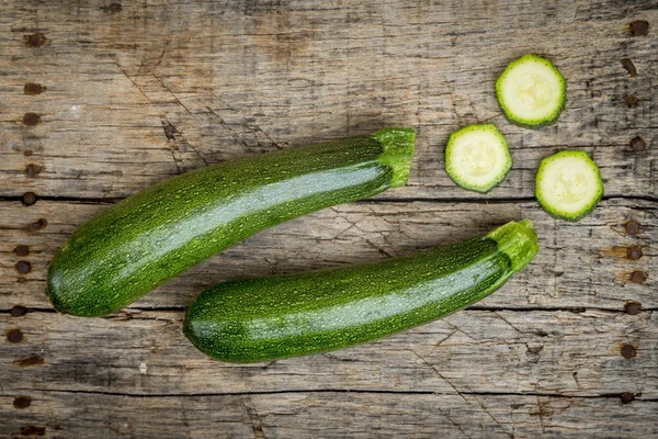 Zucchine fresche crude — Foto Stock