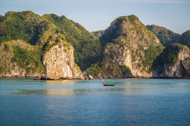 Halong Körfezi, Vietnam