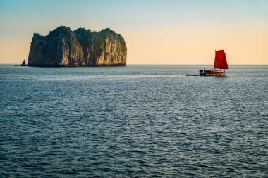 Halong Körfezi, Vietnam