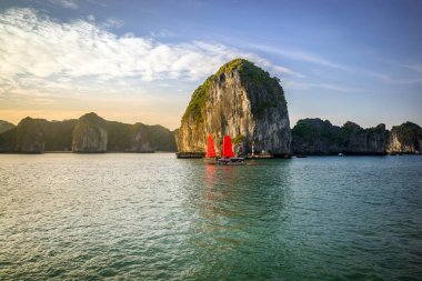 Halong Körfezi, Vietnam
