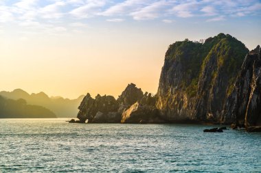 Halong Körfezi, Vietnam