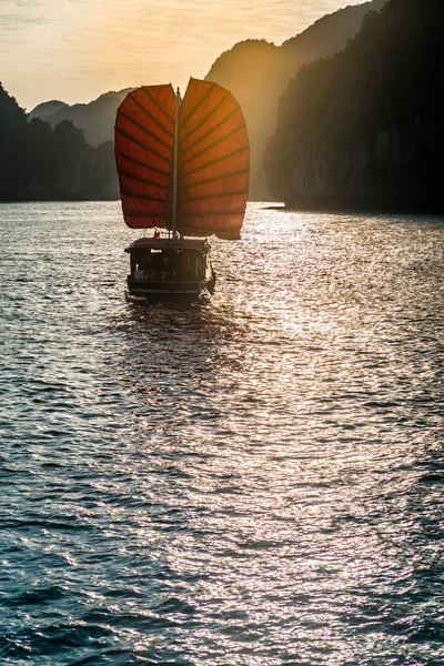 Baia di Halong, vietnam — Foto Stock