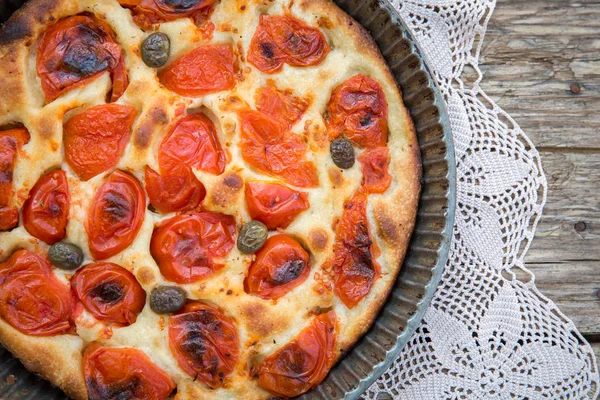 Italienska focaccia bröd — Stockfoto