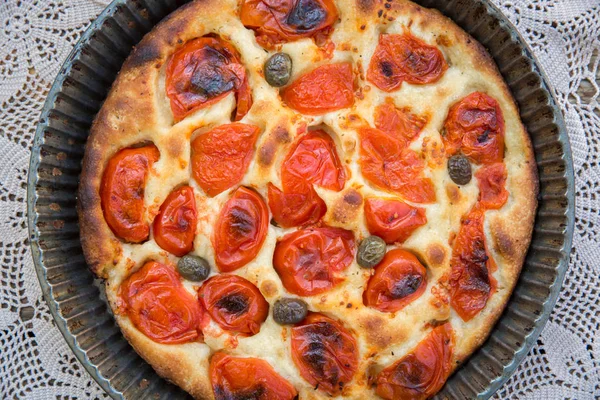 Italienska focaccia bröd — Stockfoto